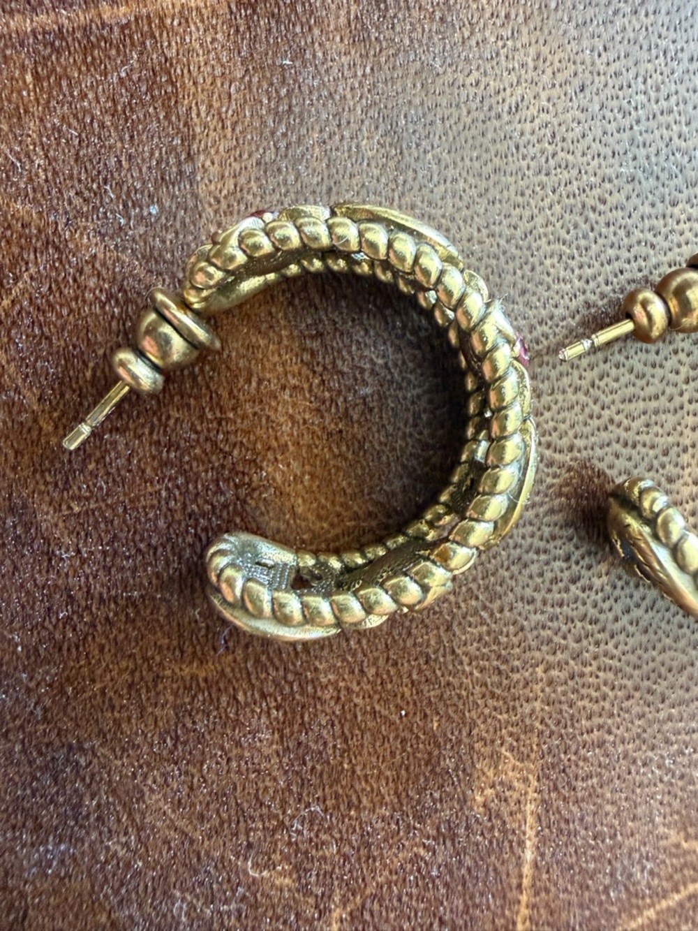 GUCCI HOOP EARRINGS - Picture 5 of 10
